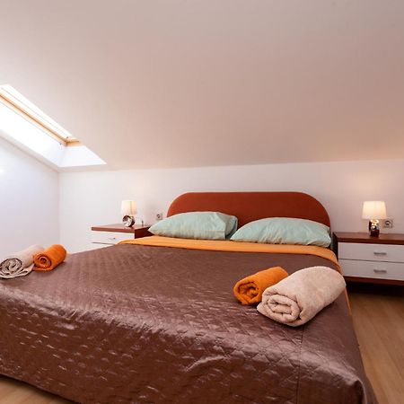 Apartmani Velnic Baška Exteriör bild