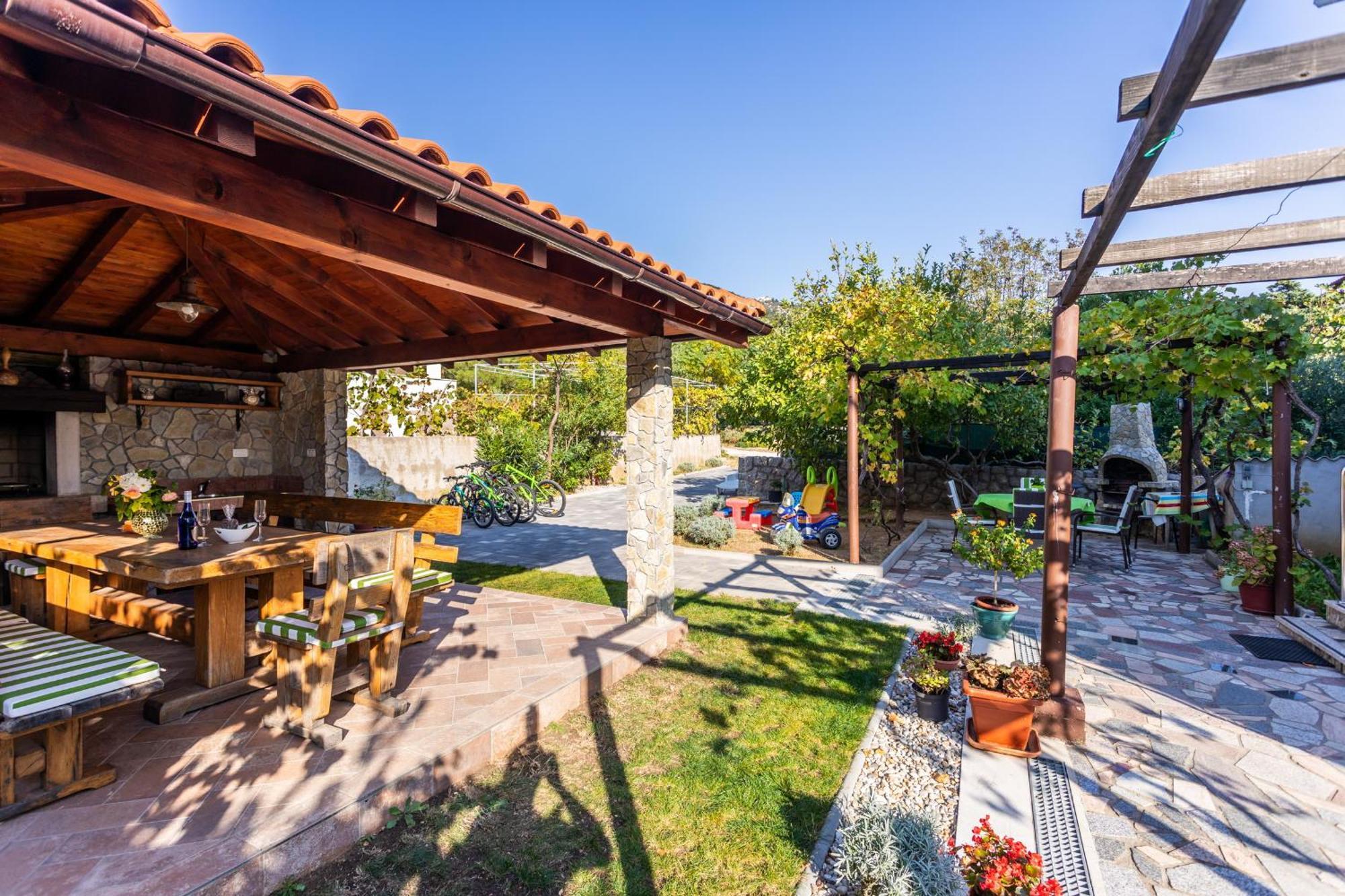Apartmani Velnic Baška Exteriör bild