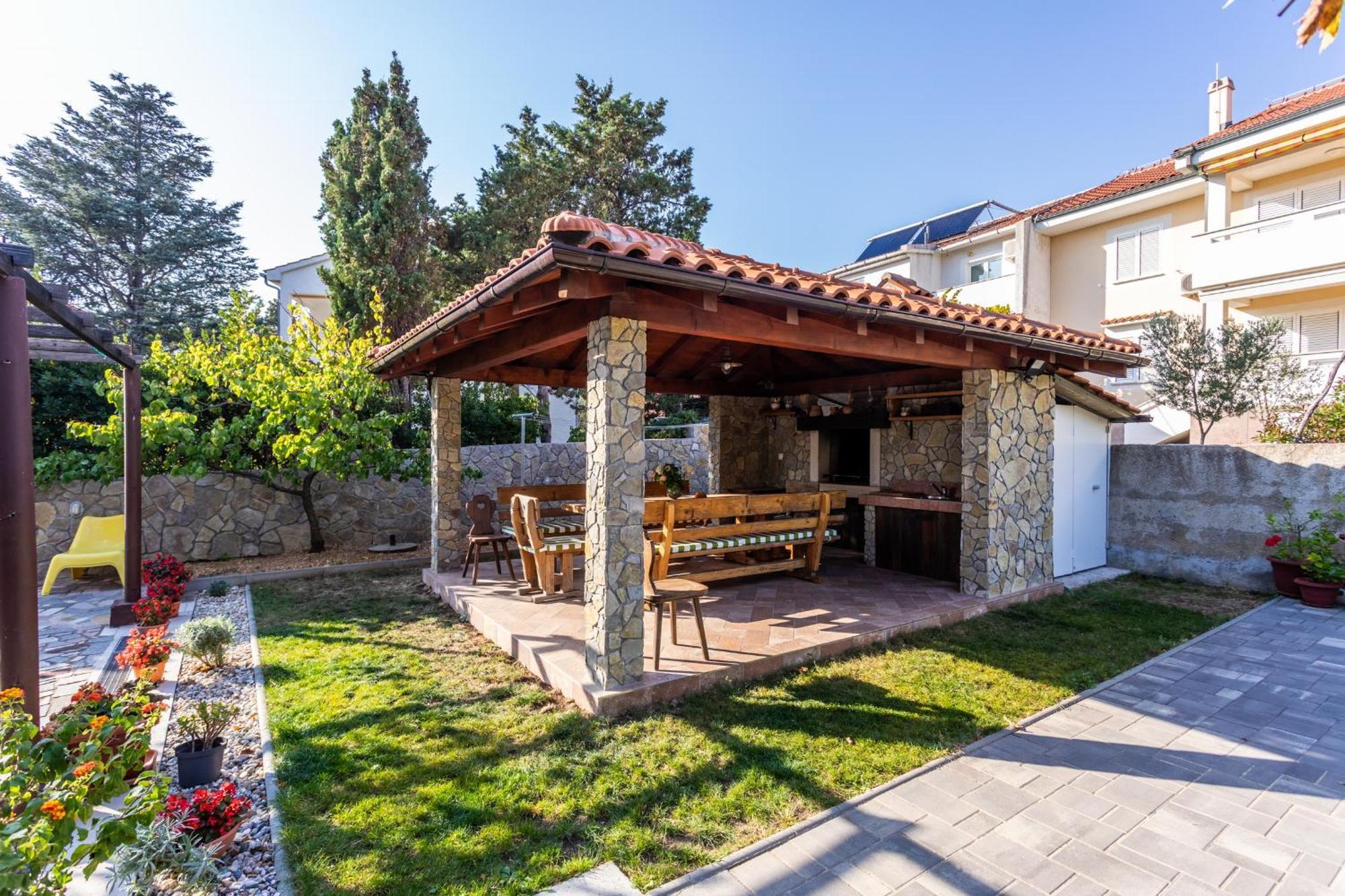 Apartmani Velnic Baška Exteriör bild